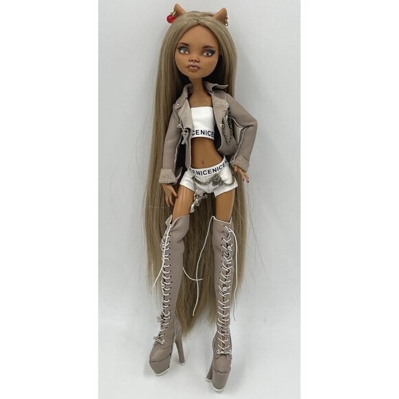 OOAK Custom Monster High Doll Clawdeen Wolf " Nice Girl" - Picture 2 of 12